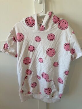 Lola + The Boys White Short-Sleeve Hoodie with Pink Smiley Print